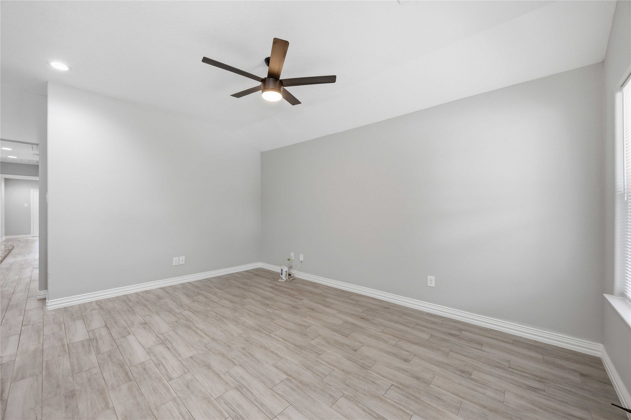 3425 Mt Pleasant Street, Unit B Houston, TX 77021 - Photo 4 of 27