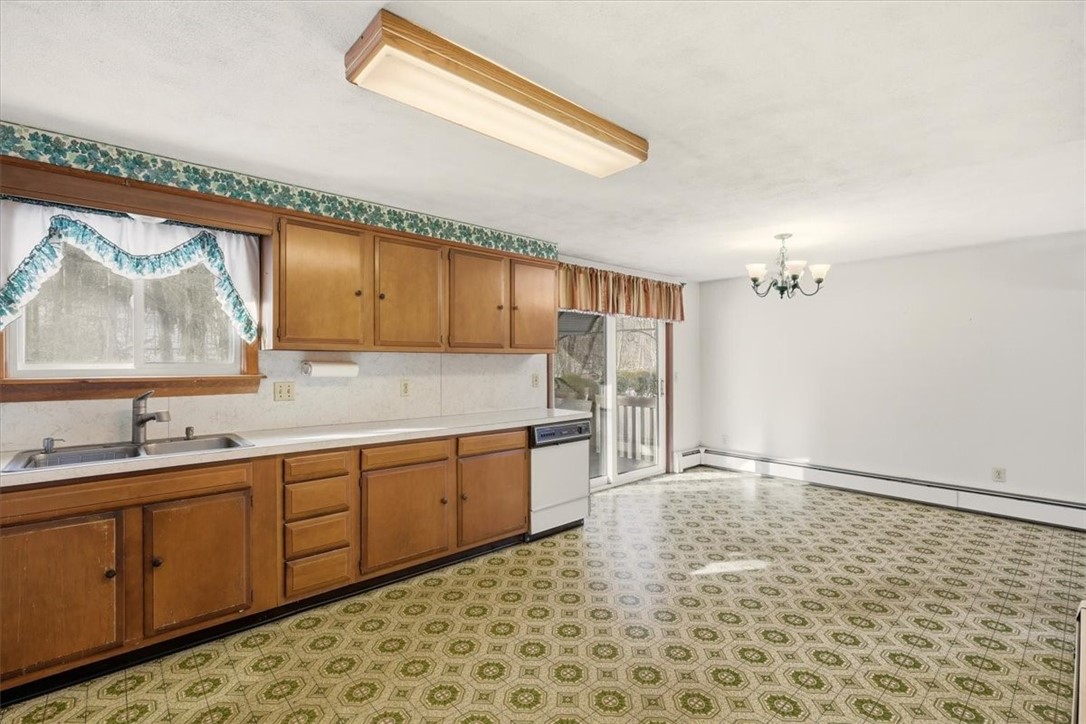 7 Hidden Valley Lane Lincoln, RI 02865 - Photo 13 of 40