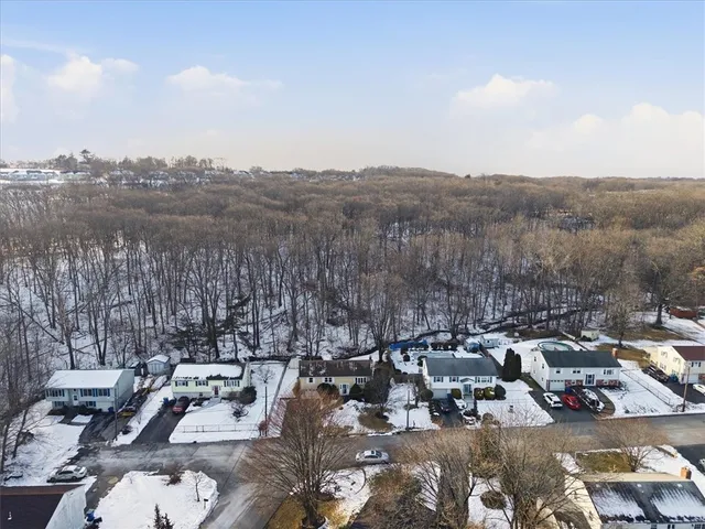 $480,000 | 7 Hidden Valley Lane, Lincoln, RI 02865