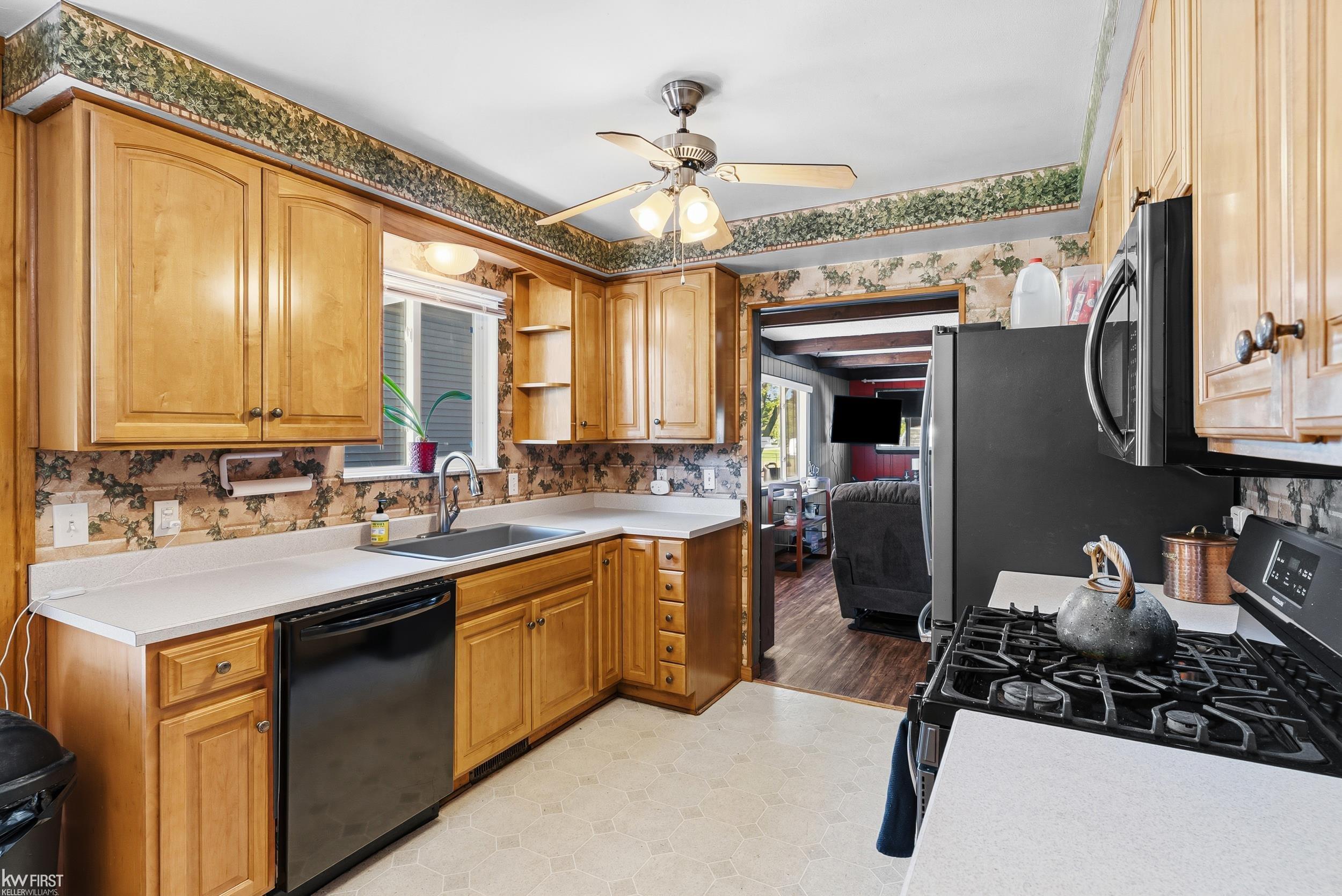 4271 Highland Road Milford, MI 48380 - Photo 23 of 48