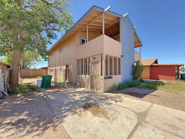 $1,600 | 817 West Gilmore Street, Unit B, Winslow, AZ 86047