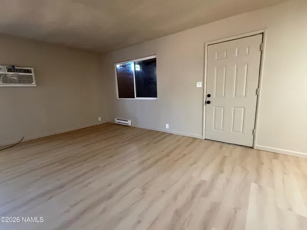 $1,600 | 817 West Gilmore Street, Unit B, Winslow, AZ 86047