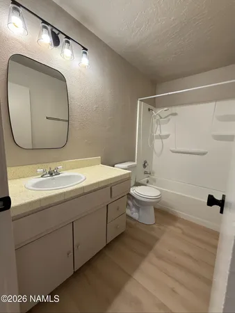 $1,600 | 817 West Gilmore Street, Unit B, Winslow, AZ 86047