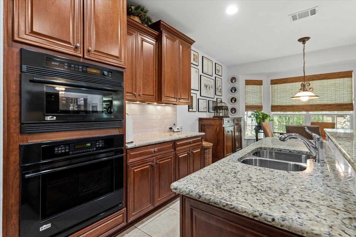 503 Breezeway Lane Georgetown, TX 78633 - Photo 9 of 38