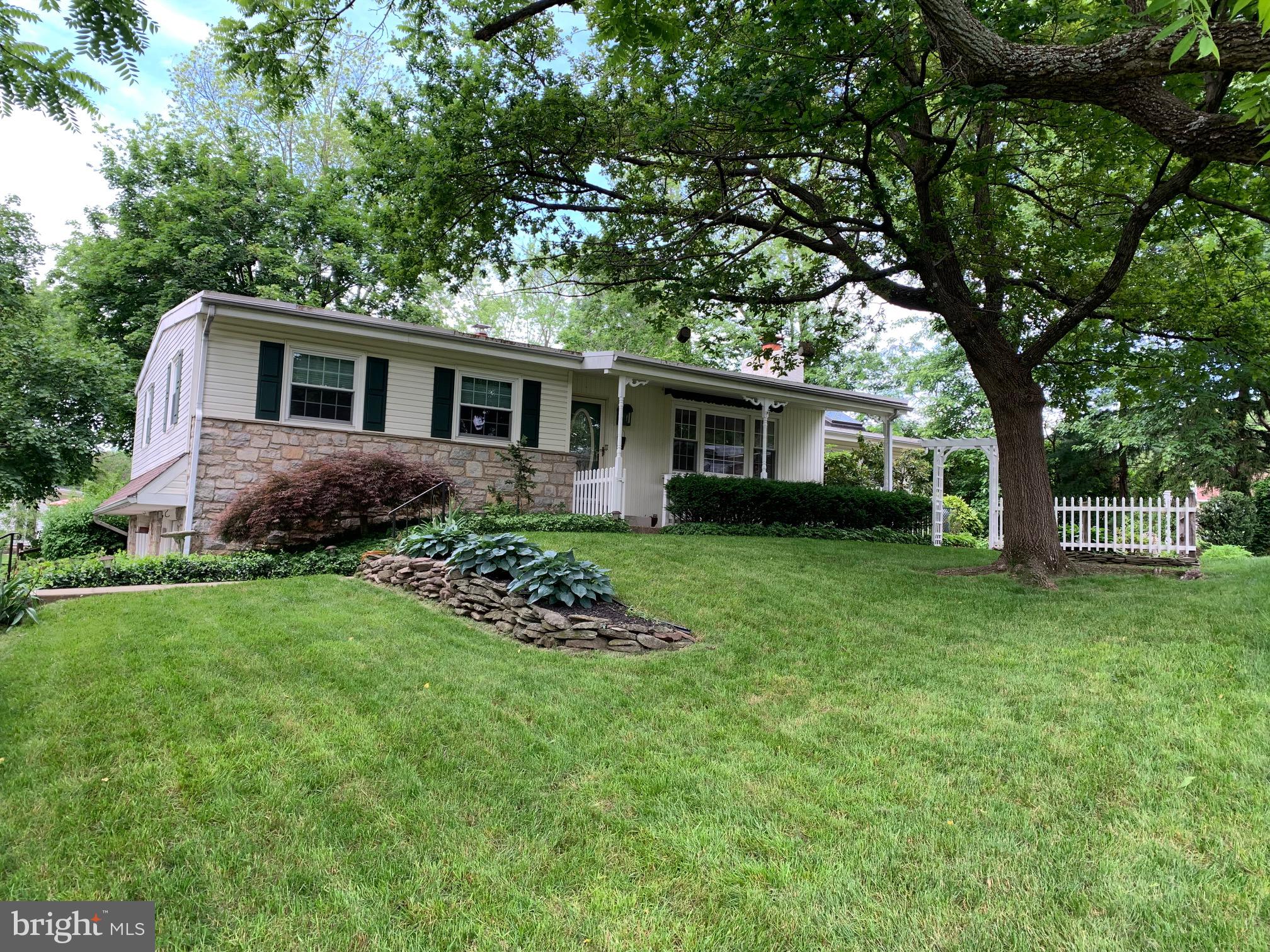 113 Devon Road Chalfont, PA 18914 - Photo 1 of 32 Gallery Image 1