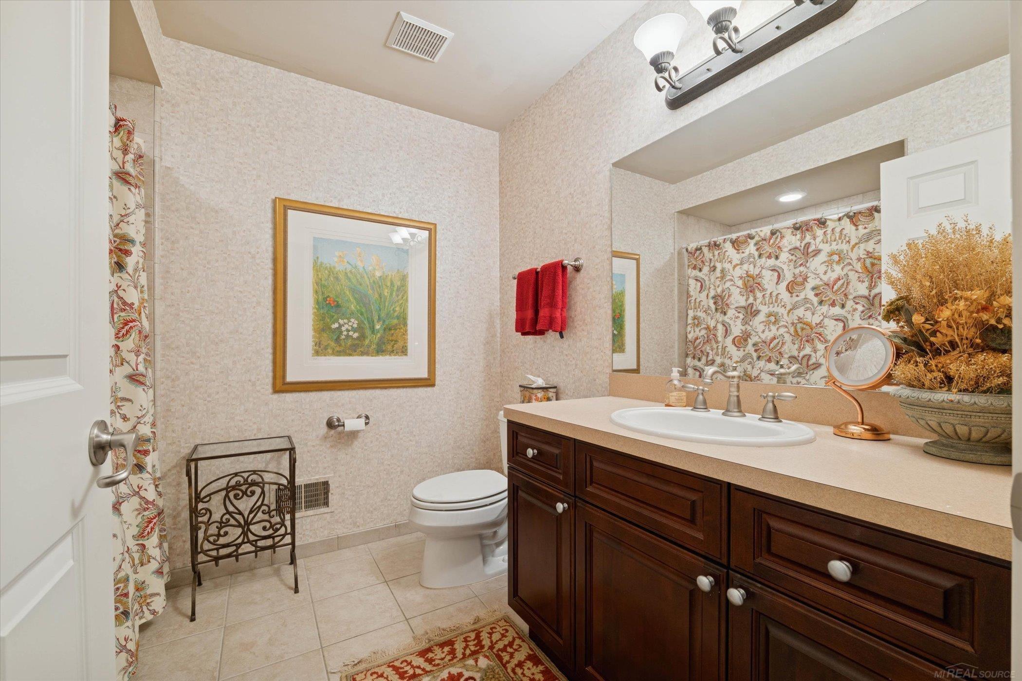 2794 Castlemartin Court Rochester, MI 48306 - Photo 28 of 60 50191740-8d12ef8a-3fa9-4cfb-b859-58952265da57.JPG