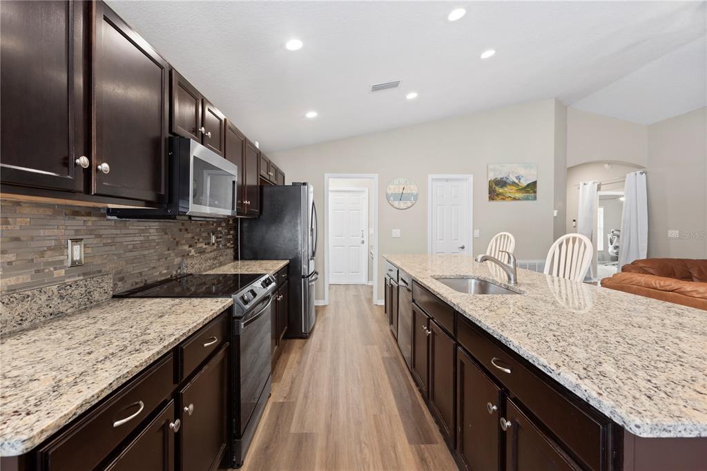 719 Vineyard Reserve Court Seffner, FL 33584 - Photo 16 of 55