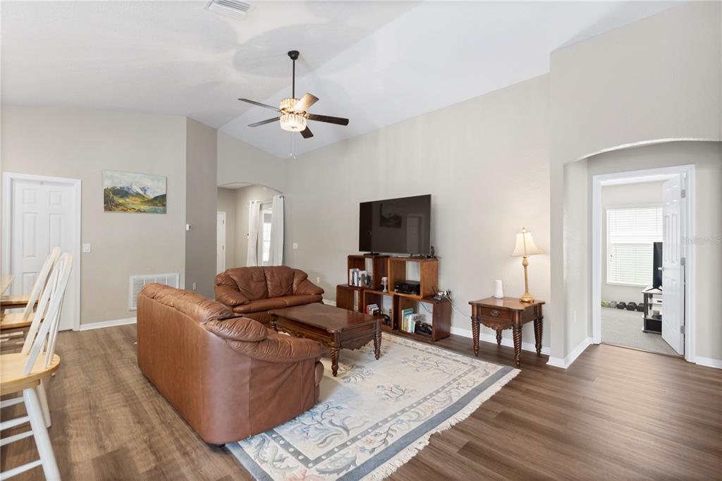 719 Vineyard Reserve Court Seffner, FL 33584 - Photo 10 of 55