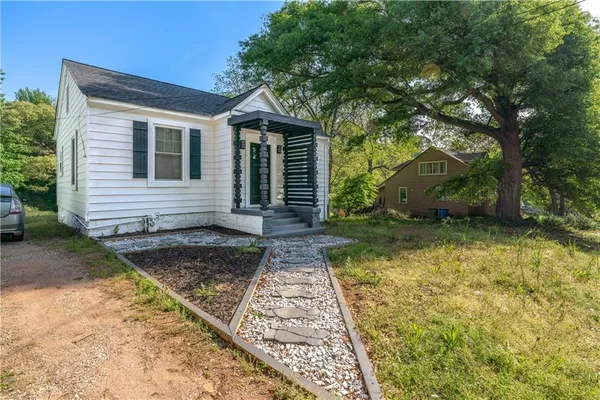 $1,950 | 1035 Astor Avenue Southwest, Atlanta, GA 30310