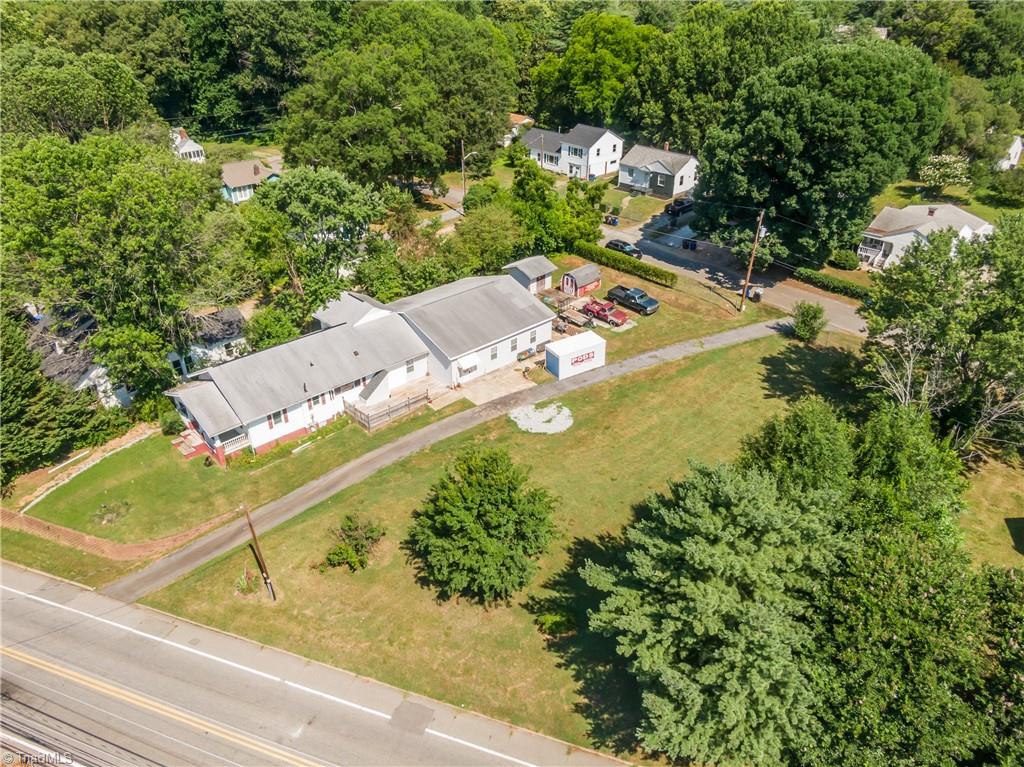 697 Salisbury Ridge Road Winston-Salem, NC 27127 - Photo 2 of 43 Gallery Image 2