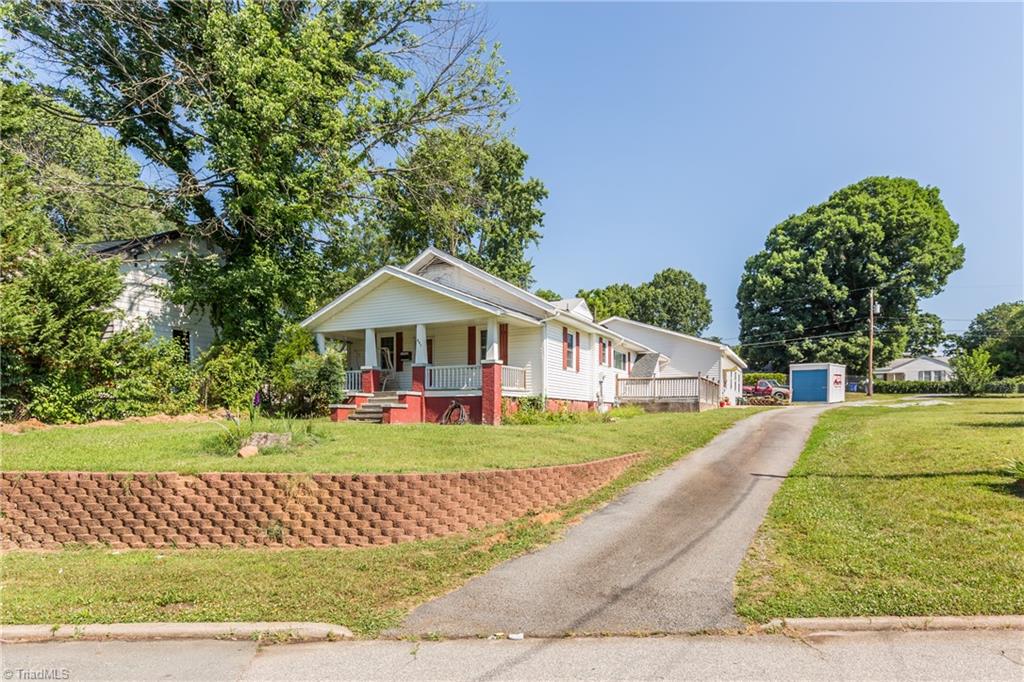 697 Salisbury Ridge Road Winston-Salem, NC 27127 - Photo 3 of 43 Gallery Image 3