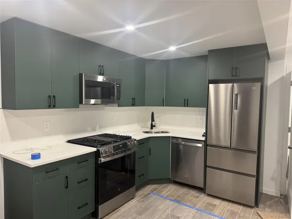 $3,000 | 74-45 62nd Street, Unit 2R | Glendale