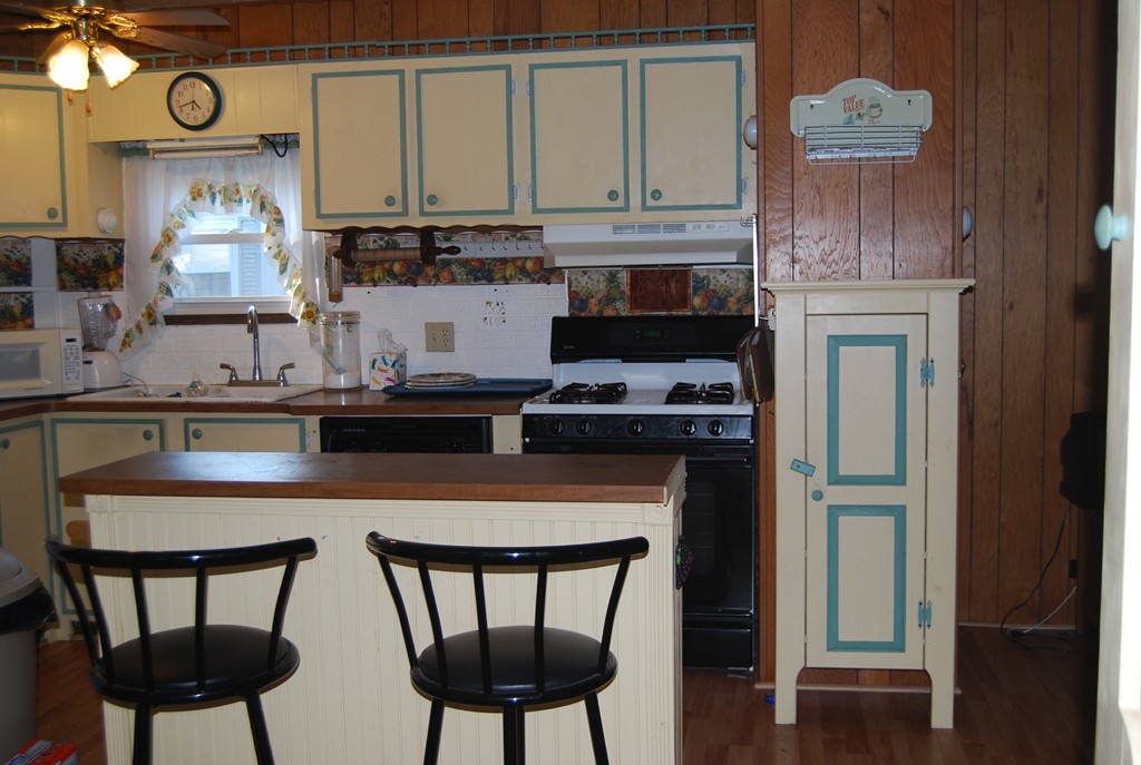 110 Castle Drive, Unit 110 Wareham, MA 02576 - Photo 3 of 7 Gallery Image 3