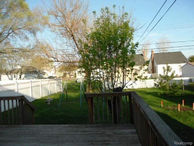 17917 Reed Street Melvindale, MI 48122 - Photo 15 of 15 261-846745-yard.jpg