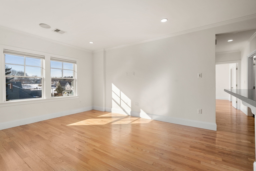 18 Robert Street, Unit 14 Boston, MA 02131 - Photo 4 of 24