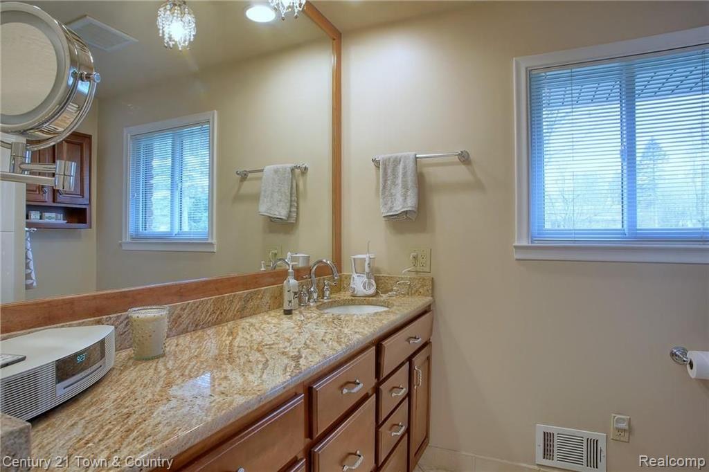 2300 Kingsford Road Rochester Hills, MI 48309 - Photo 23 of 32