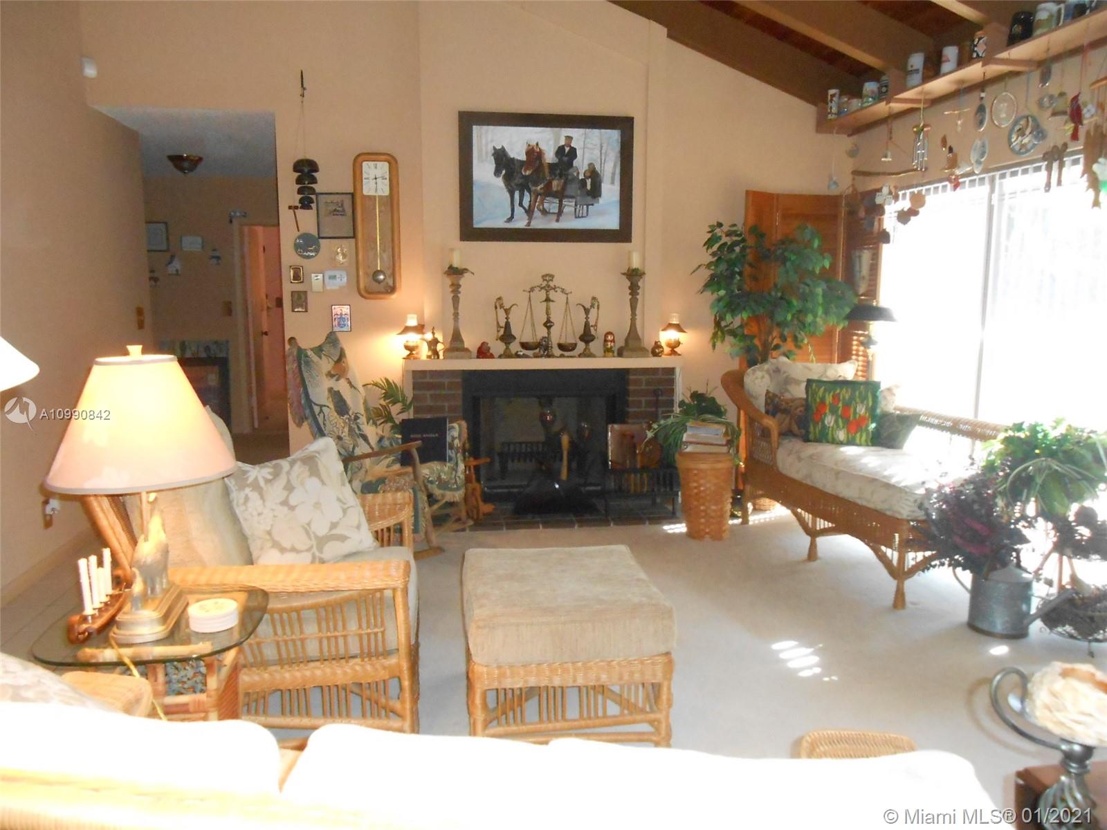 136 Greens Road Hollywood, FL 33021 - Photo 2 of 19