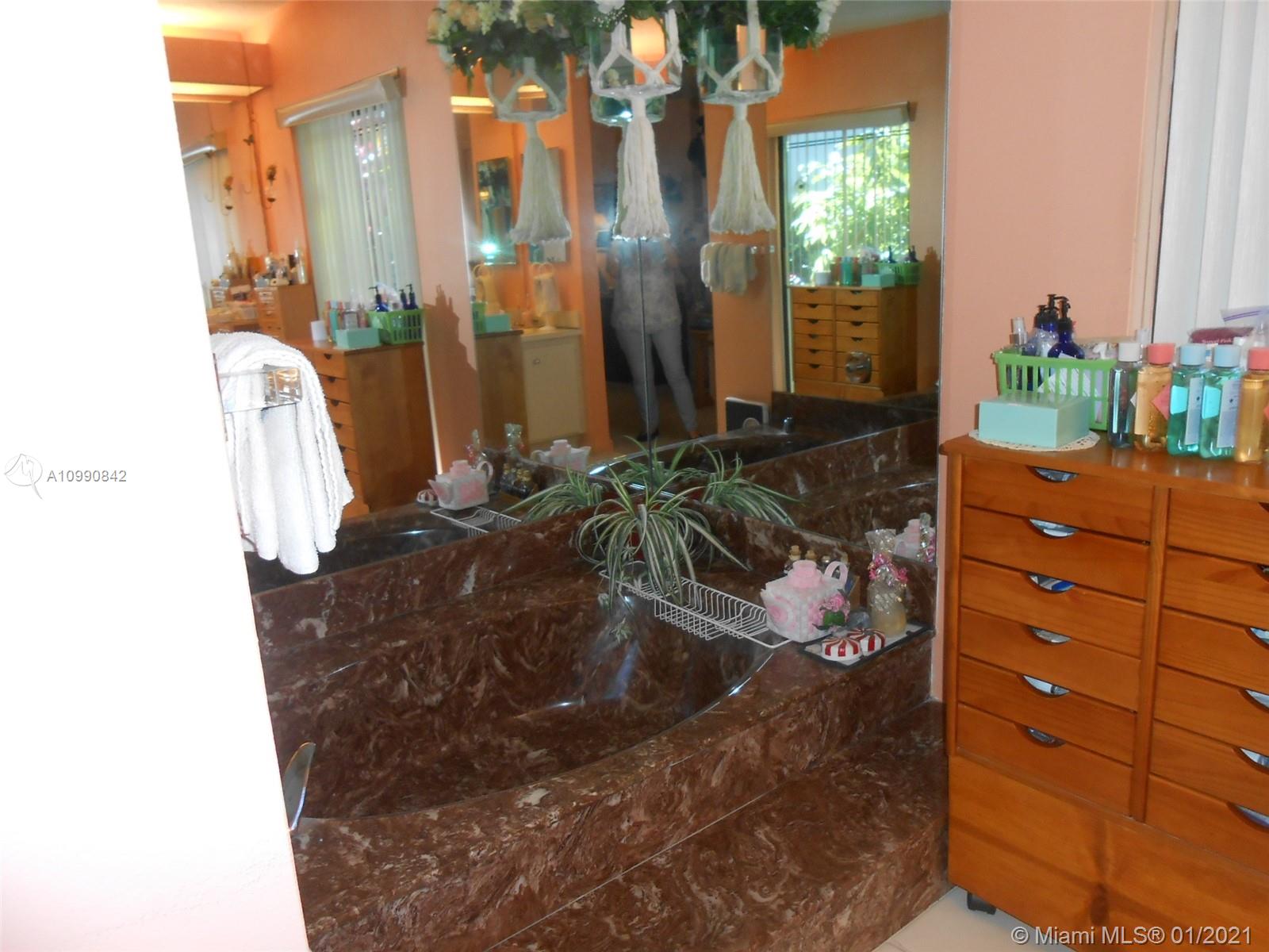 136 Greens Road Hollywood, FL 33021 - Photo 12 of 19