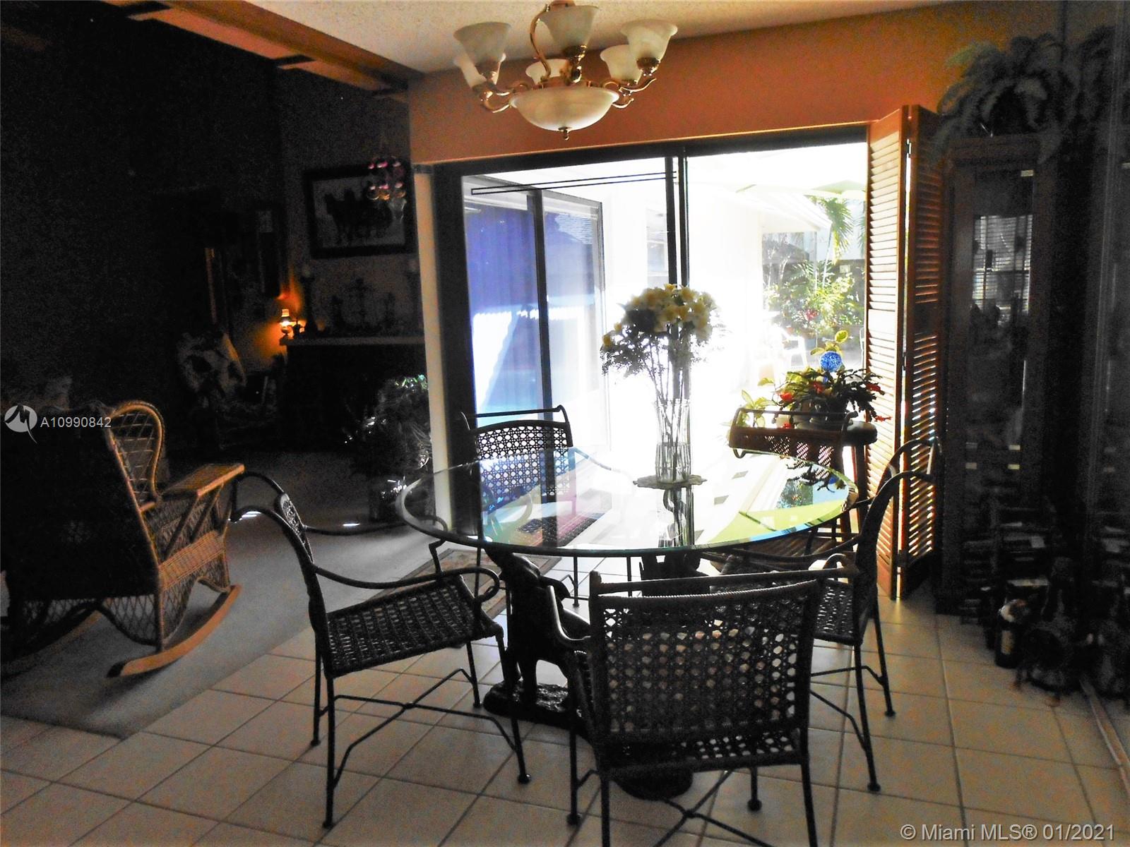 136 Greens Road Hollywood, FL 33021 - Photo 4 of 19