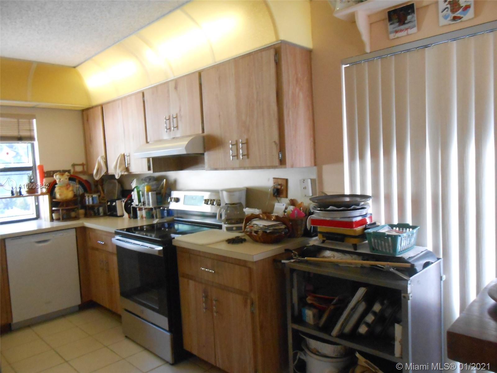 136 Greens Road Hollywood, FL 33021 - Photo 6 of 19