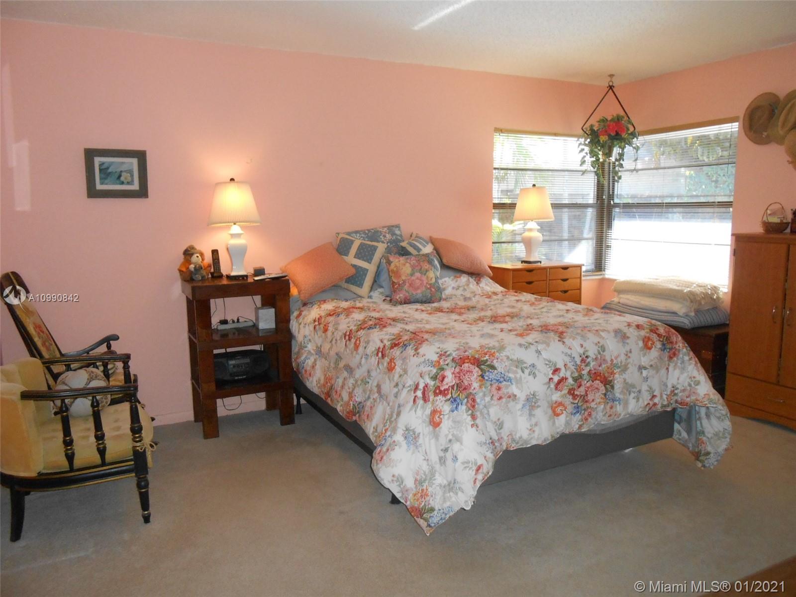 136 Greens Road Hollywood, FL 33021 - Photo 10 of 19