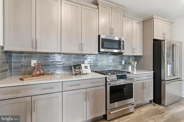 $724,900 | 23669 Golden Embers Square, Unit 303, Ashburn, VA 20148