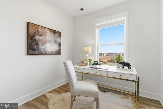 $724,900 | 23669 Golden Embers Square, Unit 303, Ashburn, VA 20148