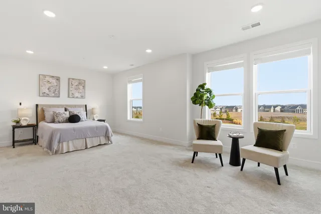 $724,900 | 23669 Golden Embers Square, Unit 303, Ashburn, VA 20148