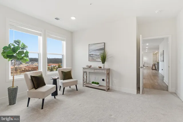 $724,900 | 23669 Golden Embers Square, Unit 303, Ashburn, VA 20148