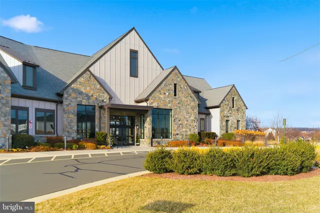 $724,900 | 23669 Golden Embers Square, Unit 303, Ashburn, VA 20148