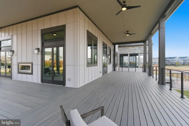 $724,900 | 23669 Golden Embers Square, Unit 303, Ashburn, VA 20148