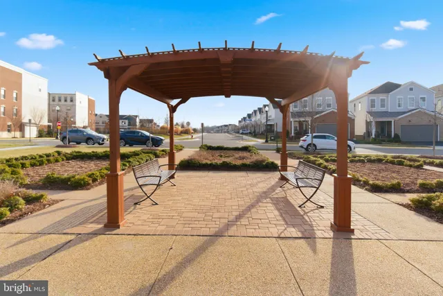 $724,900 | 23669 Golden Embers Square, Unit 303, Ashburn, VA 20148