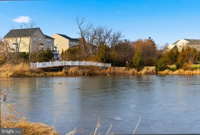 $724,900 | 23669 Golden Embers Square, Unit 303, Ashburn, VA 20148