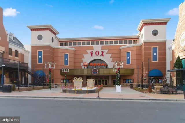 $724,900 | 23669 Golden Embers Square, Unit 303, Ashburn, VA 20148