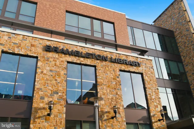 $724,900 | 23669 Golden Embers Square, Unit 303, Ashburn, VA 20148