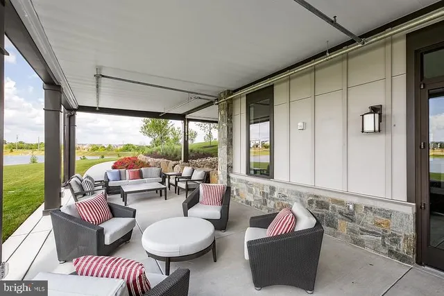 $724,900 | 23669 Golden Embers Square, Unit 303, Ashburn, VA 20148