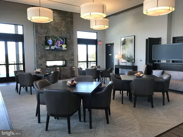 $724,900 | 23669 Golden Embers Square, Unit 303, Ashburn, VA 20148