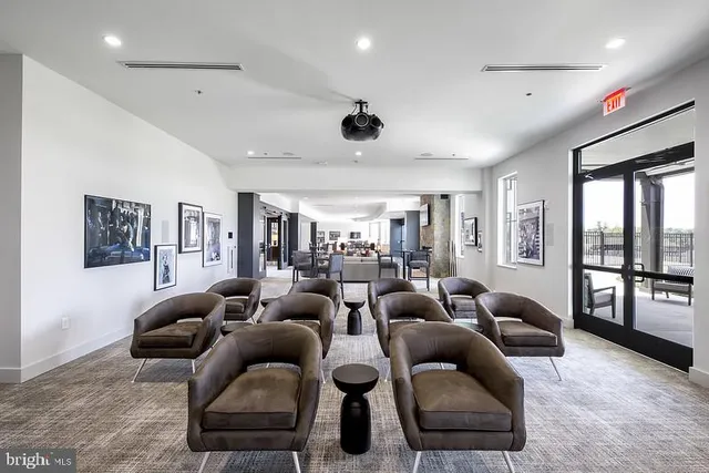 $724,900 | 23669 Golden Embers Square, Unit 303, Ashburn, VA 20148