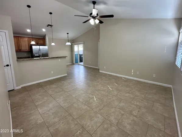 $1,995 | 3102 East Michigan Avenue, Phoenix, AZ 85032