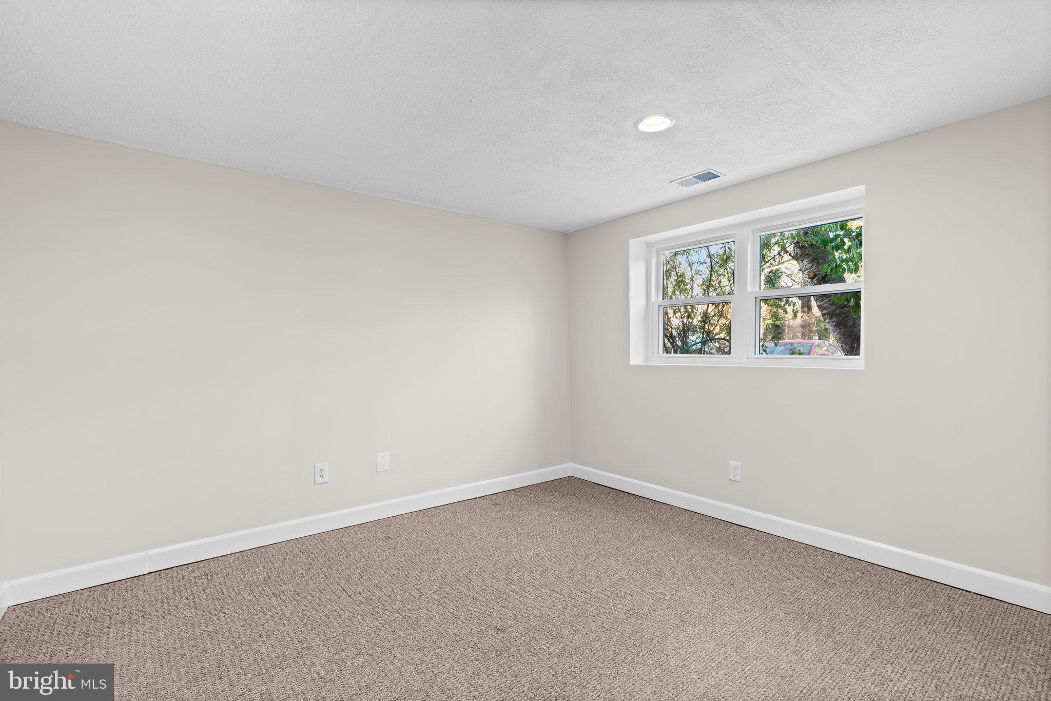 26 Kinsman View Circle Silver Spring, MD 20901 - Photo 38 of 46 Gallery Image 38