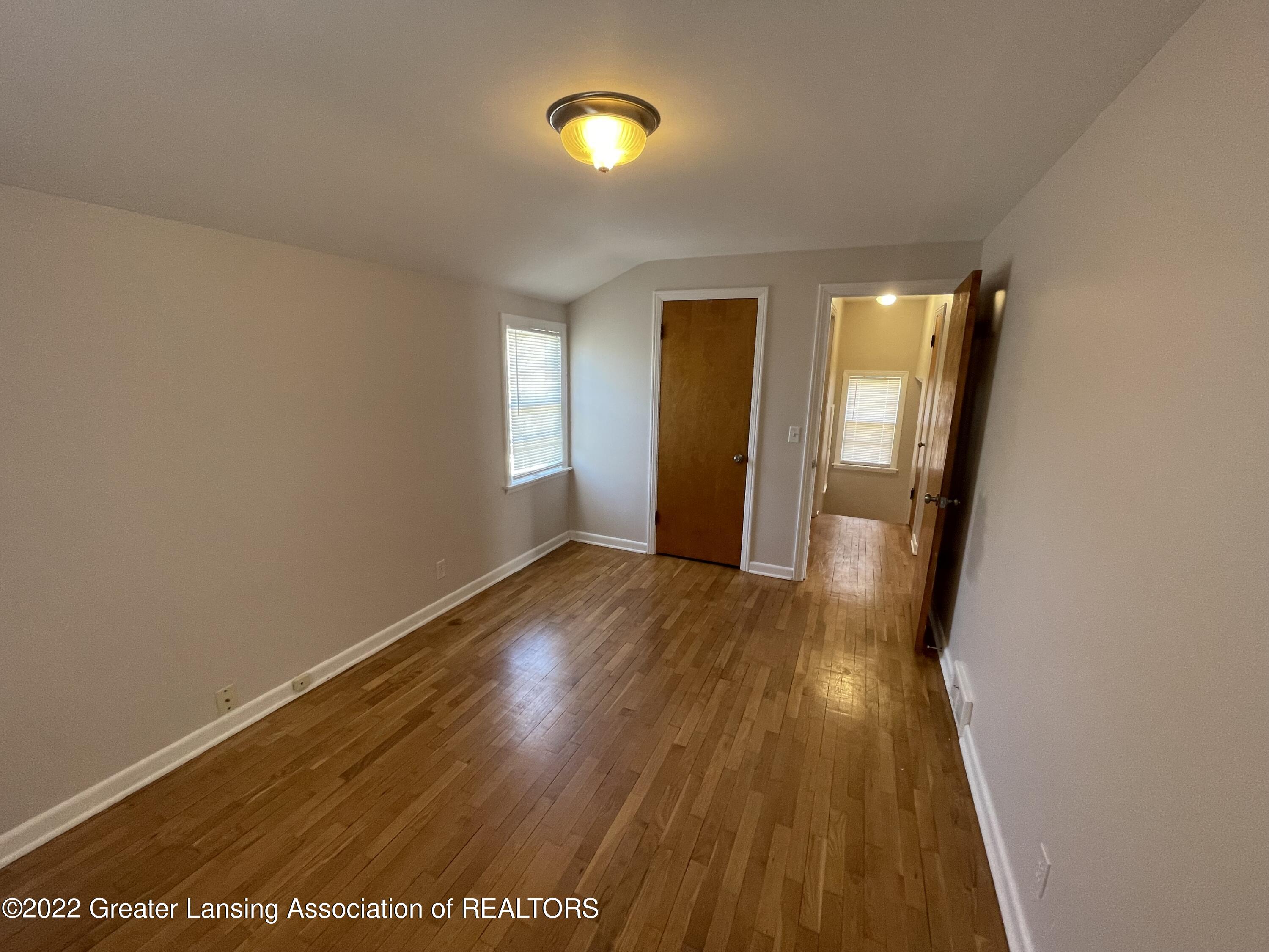 2310 Fairfax Road Lansing, MI 48910 - Photo 22 of 28 IMG_4140