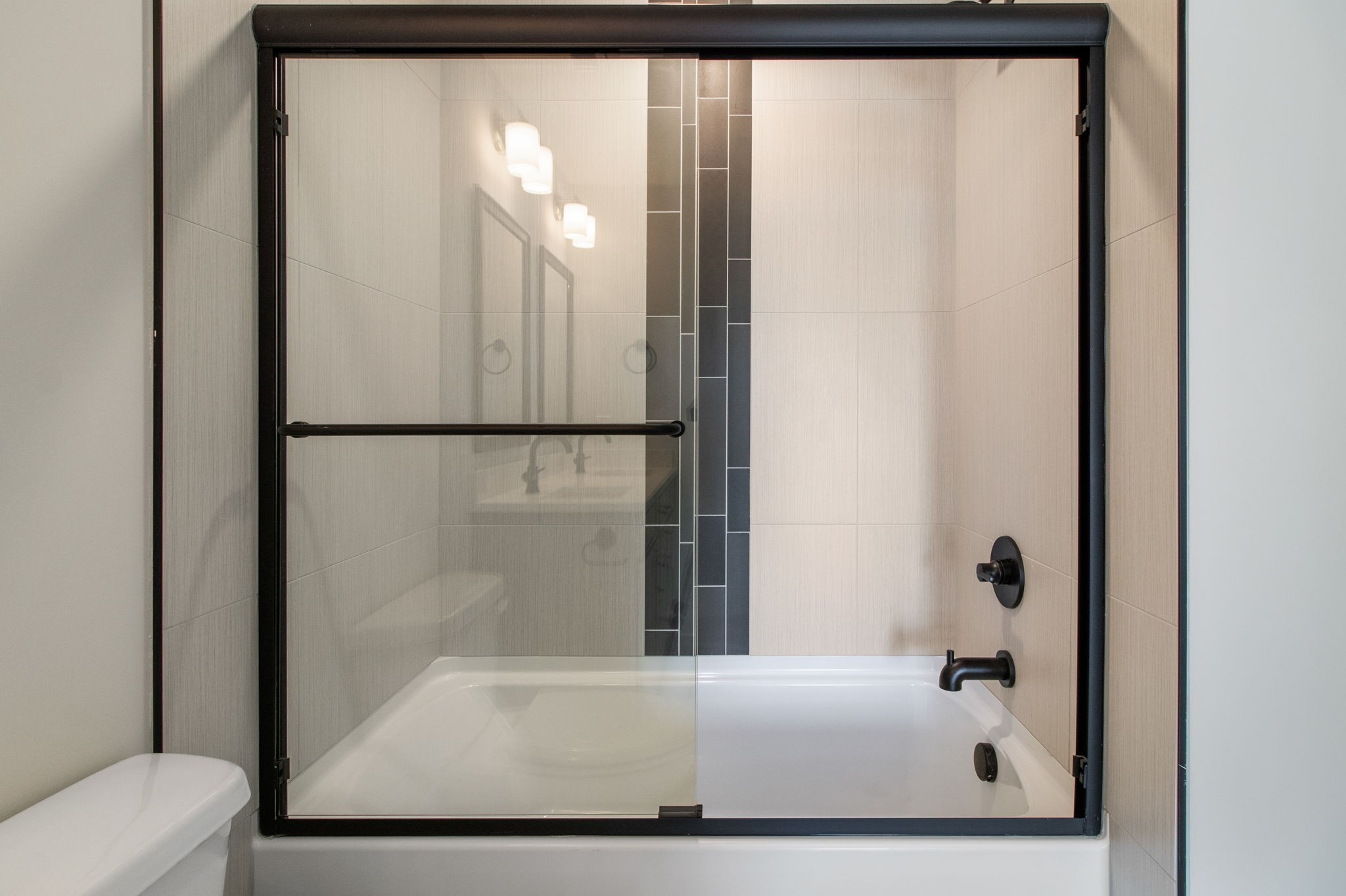 160 Excell Road, Unit D Clarksville, TN 37043 - Photo 22 of 34 a bathroom with a shower