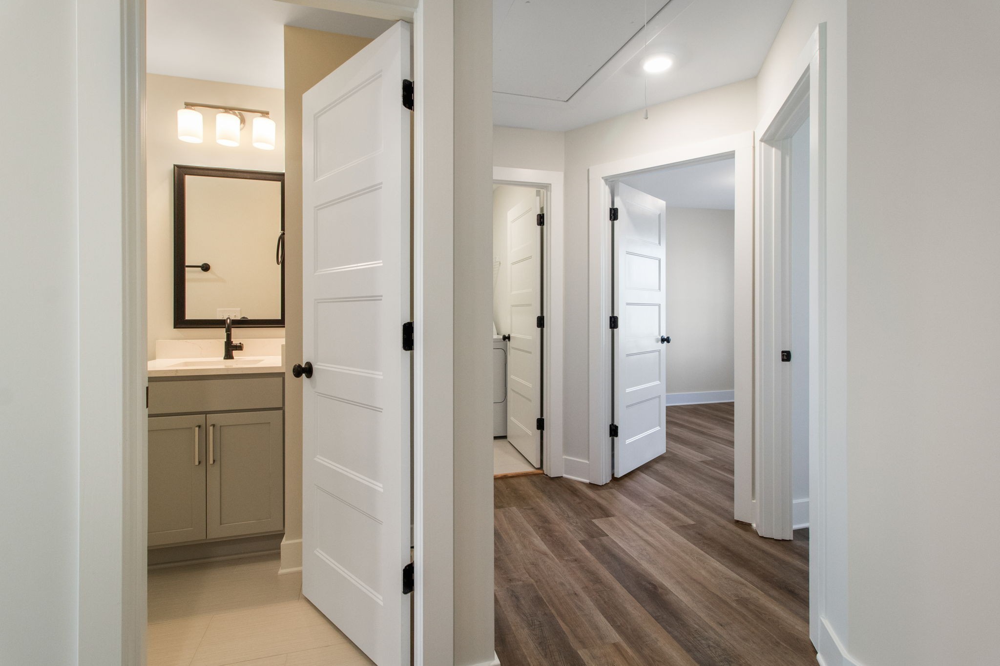 160 Excell Road, Unit D Clarksville, TN 37043 - Photo 23 of 34 a bathroom with a sink a toilet and shower