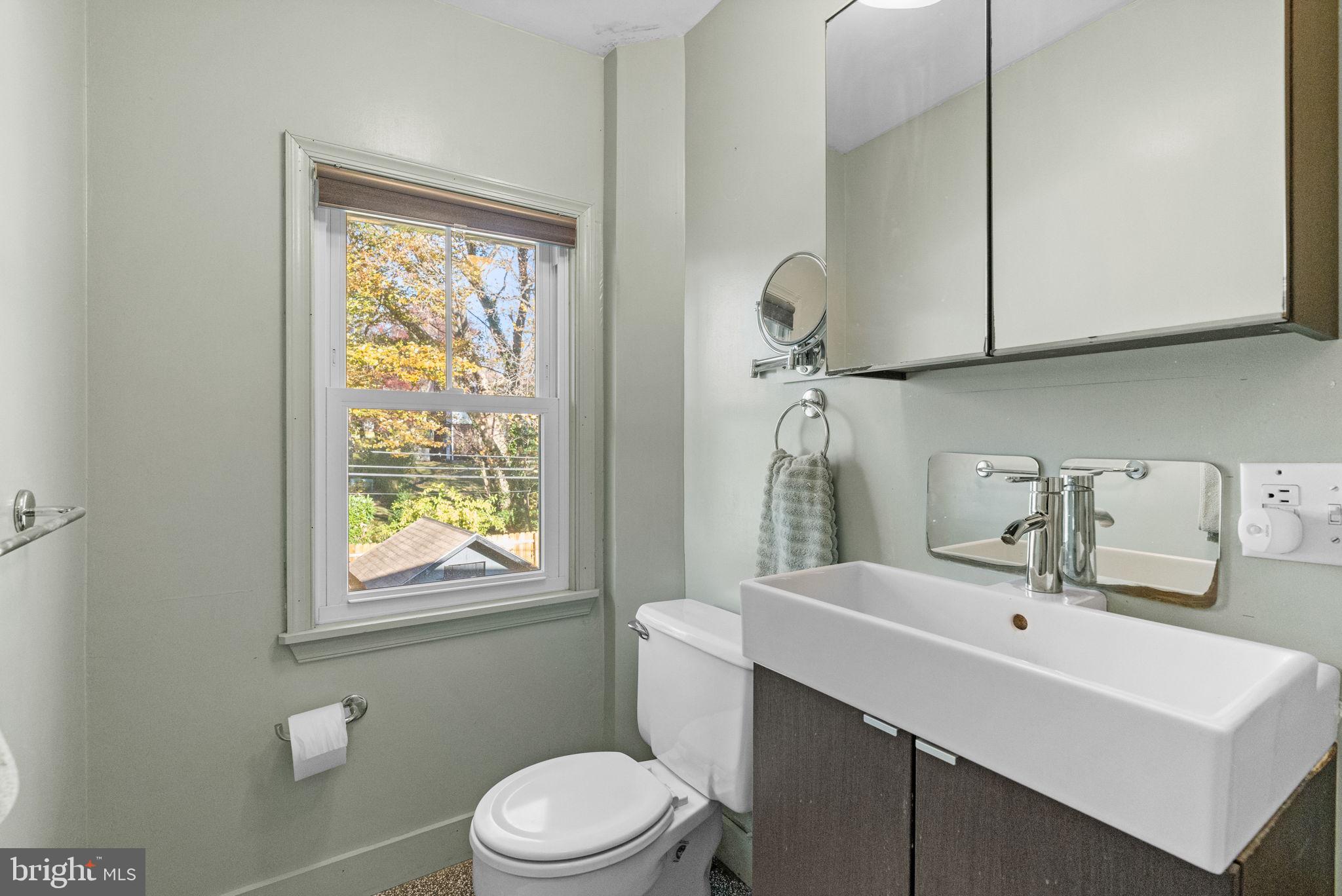 245 Willow Avenue Wayne, PA 19087 - Photo 25 of 34 Hall Bath