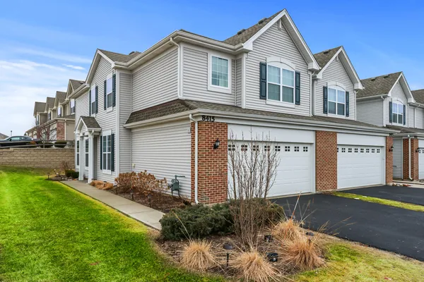 $299,900 | 8415 Stillwater Road, Wonder Lake, IL 60097