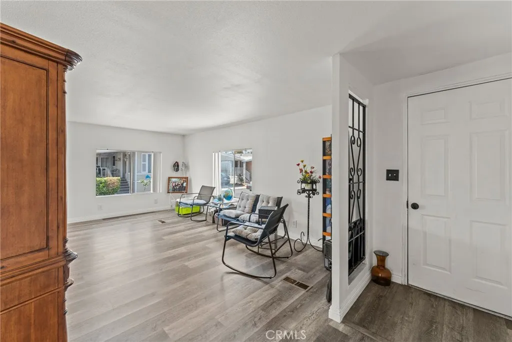 1155 South Riverside Avenue, Unit 136 Rialto, CA 92376 - Photo 5 of 33