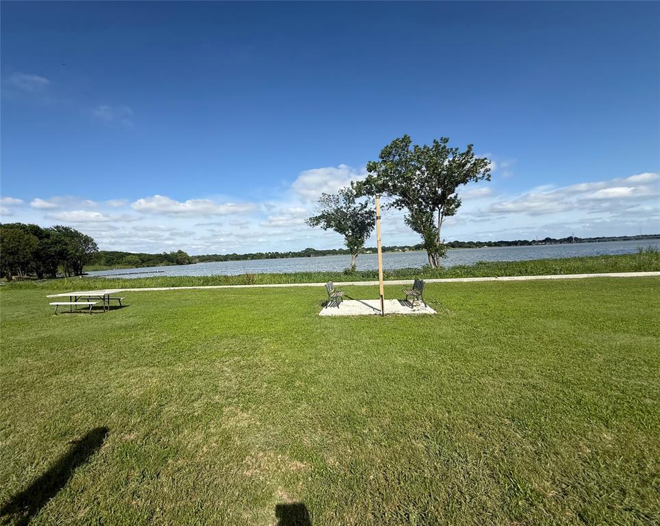 5218 Griffins Pointe Drive Rowlett, TX 75089 - Photo 33 of 40 Short stroll down to Lake Ray Hubbard!