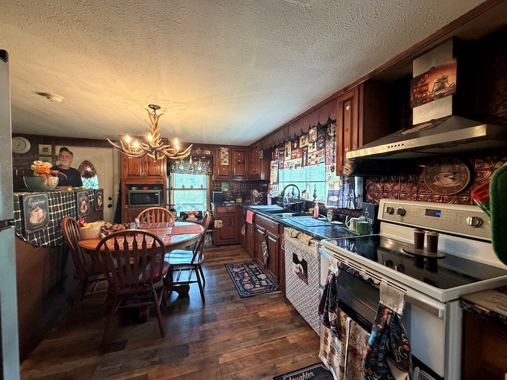 711 Blue Jay 6 Road Cool Ridge, WV 25825 - Photo 16 of 27 Gallery Image 16