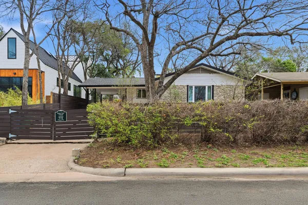 $650,000 | 2905 Brinwood Avenue, Austin, TX 78704