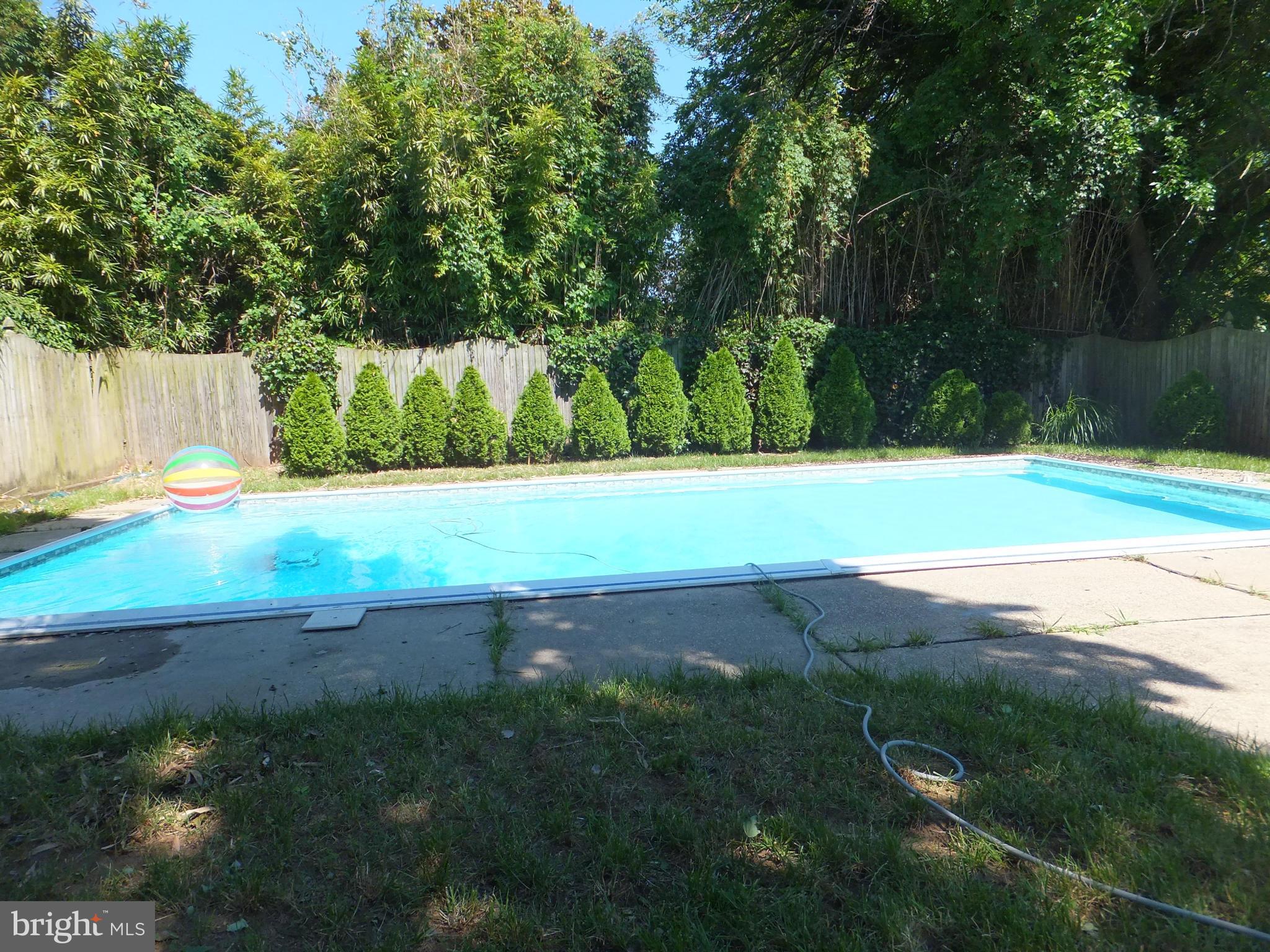 214 Chelsea Road Pasadena, MD 21122 - Photo 20 of 26 in Ground pool